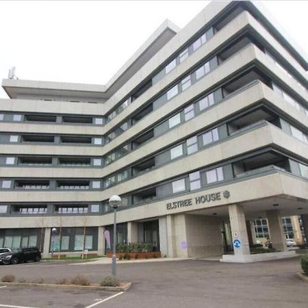 Luxury 1 Bedroom Apartment With Netflix & Parking Borehamwood Zewnętrze zdjęcie